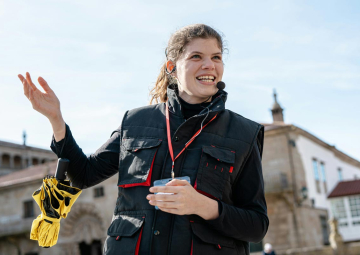 Polacy coraz chętniej zwiedzają świat z polskim przewodnikiem